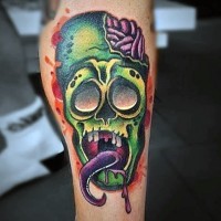 Tatuaje en la pierna, cara de zombi espantoso multicolor con la lengua larga