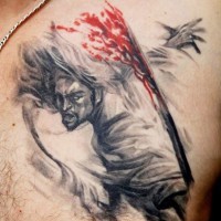 Tatuaje en el pecho, guerrero con escada en sangre