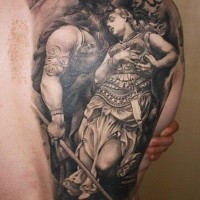 Tatuaje en la espalda, vikingo fuerte con mujer  desmayada