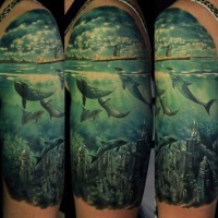 meraviglioso dipinto colorato realistico citta affondata con subacqueo animale tatuaggio a mezza manica