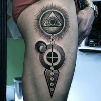 massonico stile nero e bianco simbolo mistico geometrico tatuaggio su coscia