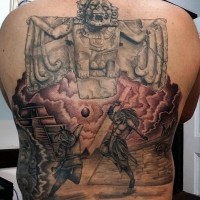 Maya Tribal traditionelle Statue Tattoo am ganzen Rücken mit Kriegers Kampf