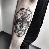 Mittelgroßer Skizzenstil gemalt von Inez Janiak Arm Tattoo des dämonischen Schädels