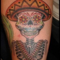 Tatuaje  de esqueleto mexicano en sombrero y con bandolera