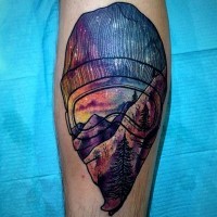 Tatuaje en el brazo,
abstracción extraordinario de varios colores
