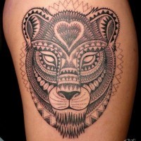 Neues schwarzes Tribal Tattoo mit  Löwin von Jekyll oder Bleu Noir