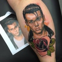 New school style colored famous actor portrait tattoo on leg with rose