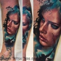 Neue Schule Stil farbiges Bein Tattoo mit Porträt der Frau