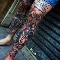 Neue Schule Stil mehrfarbiges Bein Tattoo der alten Frau mit Hunden