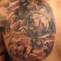 Tatuaje en el pecho,  batalla impresionante de guerreros antiguos