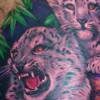 bellissimo dipinto piccoli bimbi leopardi su giungla tatuaggio su braccio