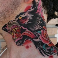 Tatuaje en el cuello,
lobo demoniaco feroz, estilo old school  multicolor