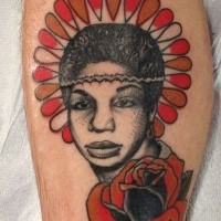 Altschulstil farbiher Unterschenkel Tattoo der Stammesfrau mit Rosen