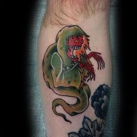 Oldschool Stil farbiges Bein Tattoo mit lustigem Monster Geister