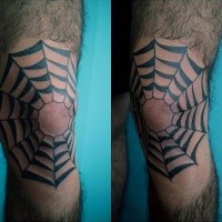 Oldschool Stil dunkles schwarzes Spinnennetz Tattoo am Knie