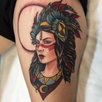 Oldschool Stil beeindruckende farbige schöne Tribal Frau Porträt Tattoo am Oberschenkel