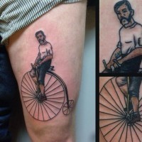 Tatuaje en el muslo,  actor de circo en bicicleta, estilo viejo