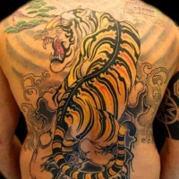 Orientalischer Stil Tiger großer Tattoo am Rücken