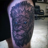 Original multicolored thigh tattoo of lion with blue eyes