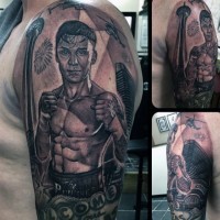 Original gemalter schwarzer Boxkämpfer in der Stadt Arm Tattoo