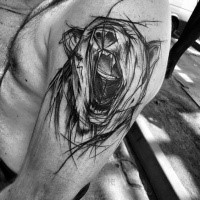Pintado por Inez Janiak tatuaje de estilo de dibujo en tinta negra de oso rugiente