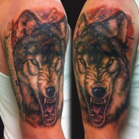 Tatuaje en el brazo, lobo feroz