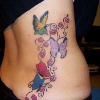 bellissime farfalle tatuaggio per donna su costolette