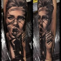 Tatuaje de mujer seductora traviesa