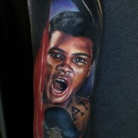 Realismus Stil farbiges Ärmel Tattoo von Muhammad Alis Porträt