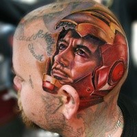Realismus Stil illustratives Kopf Tattoo mti Porträt des Iron Mans