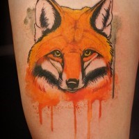 Roter Fuchskopf Tattoo am Schenkel