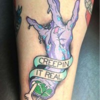 Schreckliche Hand des Zombies Tattoo