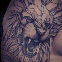 Einfaches schwarzes cartoonisches Schulter Tattoo mit brüllendem Löwen