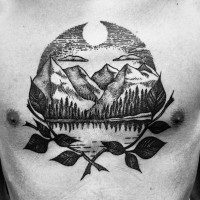 semplice bella montagna inchiostro nero tatuaggio su petto