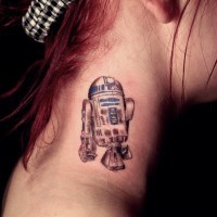 Tatuaje en el cuello, R2D2 pequeño de la guerra de las galaxias