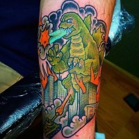 Tatuaje en la pierna,
 Godzilla peligrosa en la ciudad y tanque