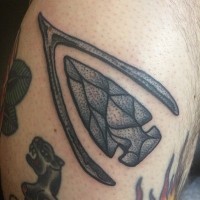 Tatuaje  de punta de flecha antigua