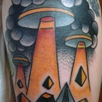 Simple painted and colored alien ships with pyramids tattoo on leg