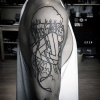 Tatuaje en el brazo,
medusa preciosa no pintada con símbolo