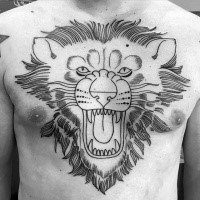 Tatuagem de peito de tinta preta de estilo de esboço de cabeça de leão