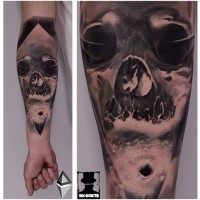 Skizzestil tinteschwarz Unterarm Tattoo des menschlichen Schädel