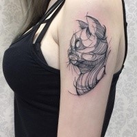 Tatuagem de ombro de tinta preta de estilo de esboço de gato de fantasia