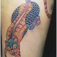 sneaking patchwork gatto particolare tatuaggio sulla gamba