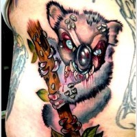 Tatuaggio colorato koala con la canna