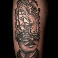 particolare splendido dipinto nero e bianco insolito ritratto tatuaggio su braccio