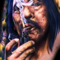Atemberaubender gemalt realistisch aussehender amerikanischer berühmter Schauspieler Tattoo am Arm