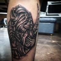 Wunderbares Design detailliertes Bein Tattoo von gepanzertem Nashorn