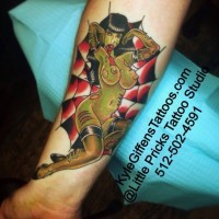 Super gemalte und farbige nackte Frau Zombie Tattoo am Arm