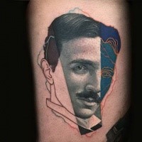 Surrealismus Stil farbiges Porträt Tattoo von Nikola Tesla