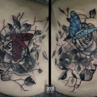 Surrealistischer Stil detailliertes  Tattoo mit menschlichem Gesicht und Schmetterling mit Blumen